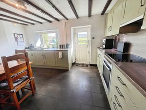 Kitchen- click for photo gallery
